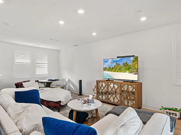 3rd image of 15681 Rennyson Way