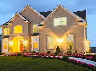 108 Coachlight Cir, Chalfont, PA 18914