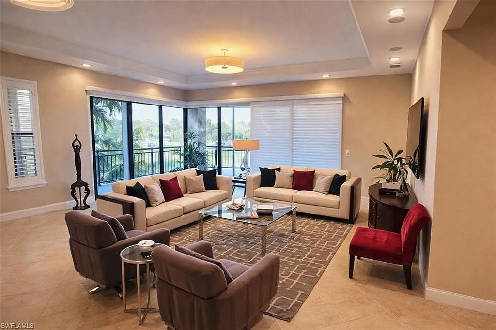 3 bed, 3.5 bath, 2917 sqft, $23,500 — Photo 2