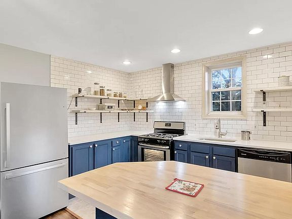 Main floor kitchen