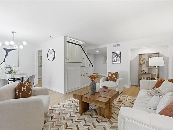 5th image of 10157 Camberley Ln