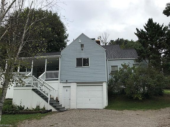 2nd image of 720 Lakeview Dr