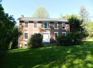 215 Plumsock Rd, Amity, PA 15311