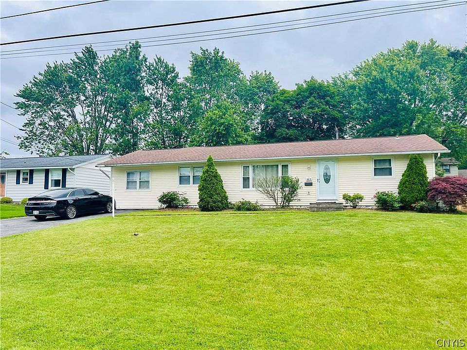 1st image of 4870 Thornwood Dr