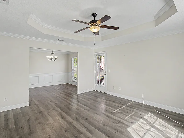 225 Augusta Way — Photo 2