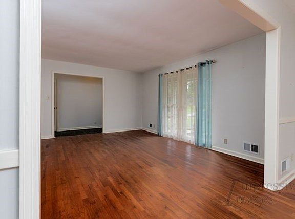 4th image of 3036 Malvern Hill Dr