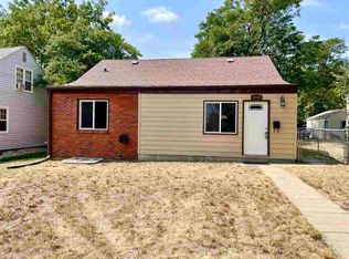 1711 Douglas Ave, Yankton, SD 57078