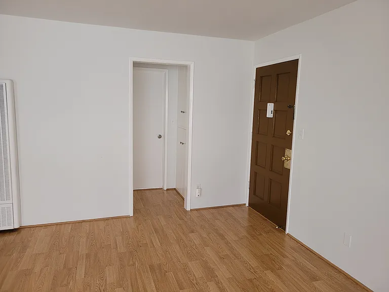 1410 Venice Blvd #6 — Photo 7