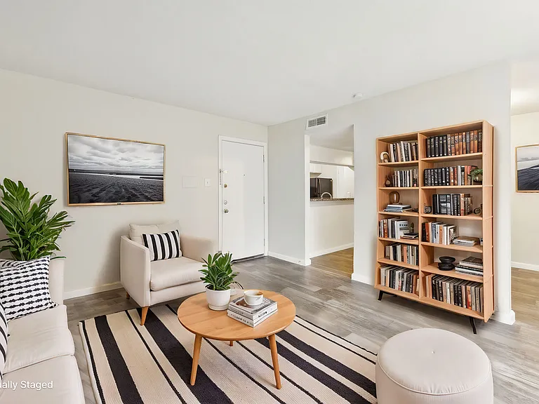 Windbury Apartments — Photo 10
