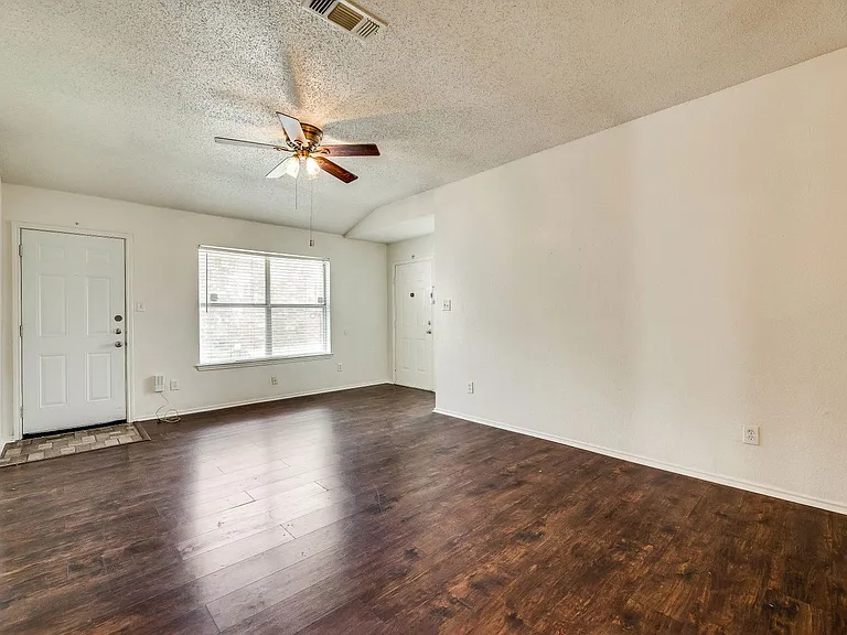 10340 Blackjack Oaks Dr — Photo 9