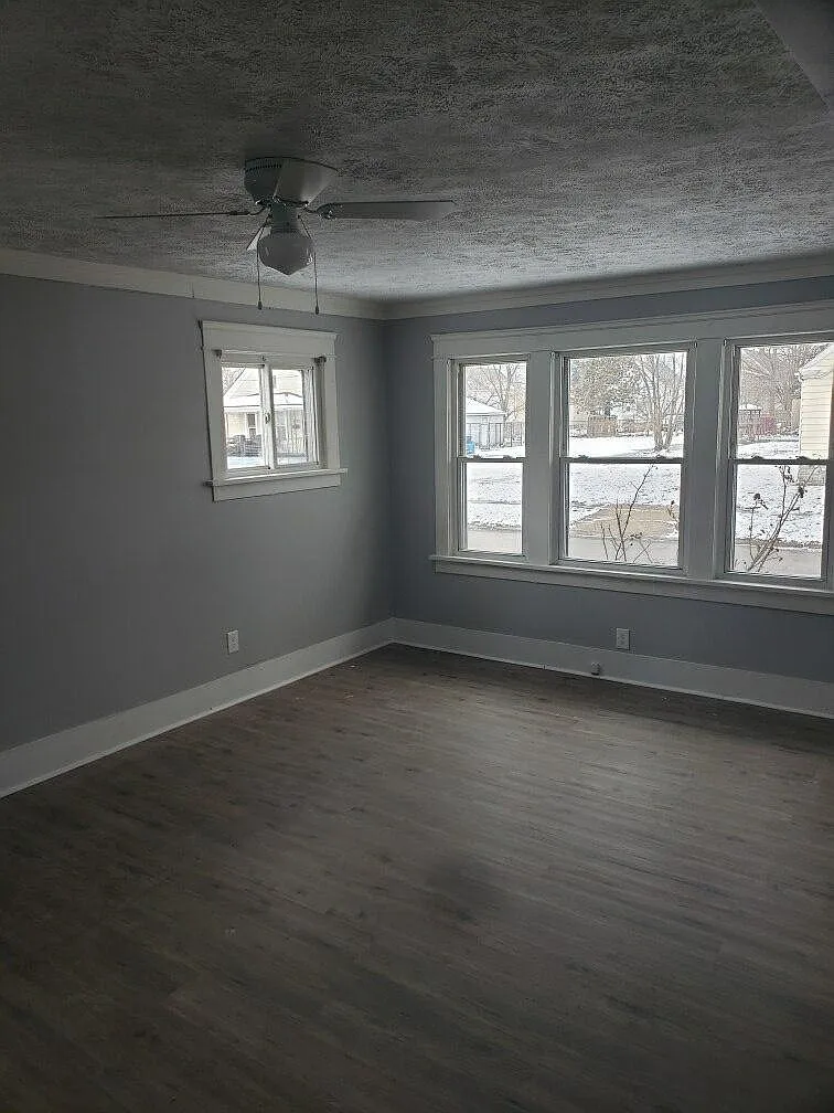 1015 W 18th Street — Photo 1