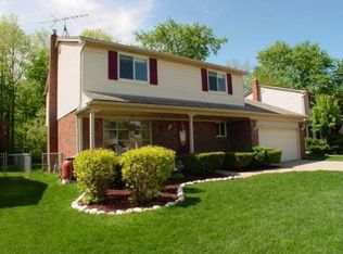 44863 Leslie Ln, Canton, MI 48187