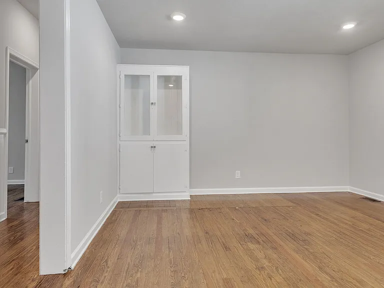 485 N Fairview Ave — Photo 8
