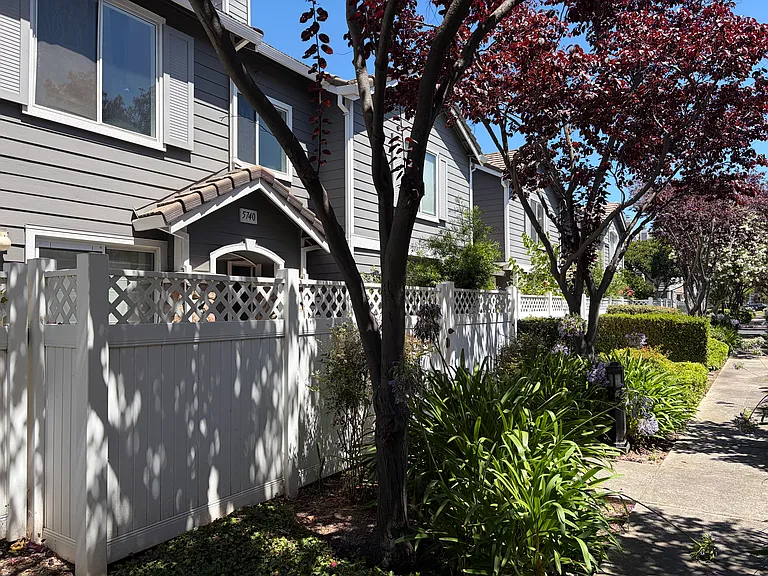 5740 Caprice Cmn — Photo 2