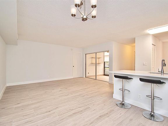 4th image of 14917 Wedgefield Drive #102