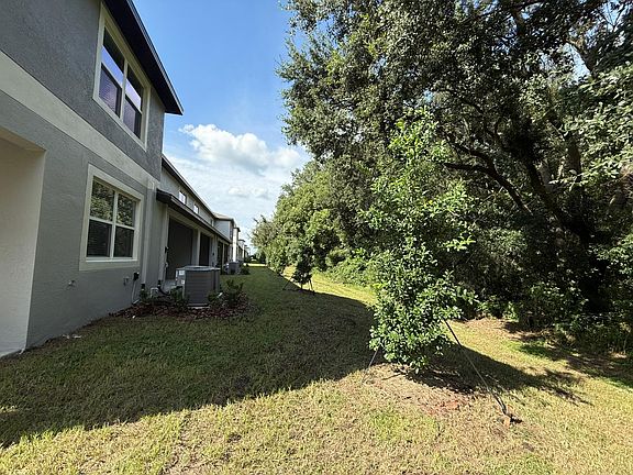 4th image of 10132 Trumpet Honeysuckle Way