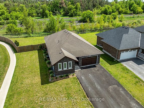 3rd image of 1 Millpond Ln