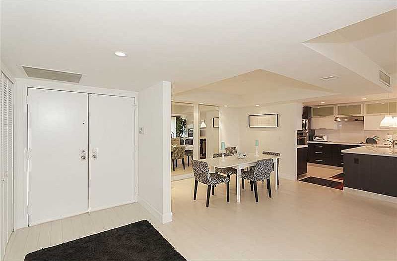 Casual Elegance Largest 2BD/2.5BA in Grove Isle