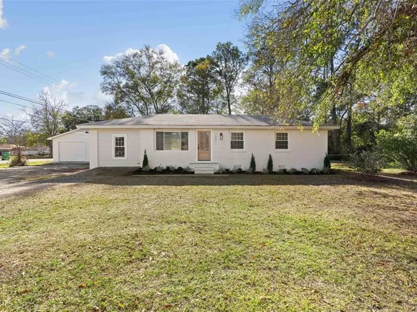 1331 Alvarez Drive, Saraland, AL 36571