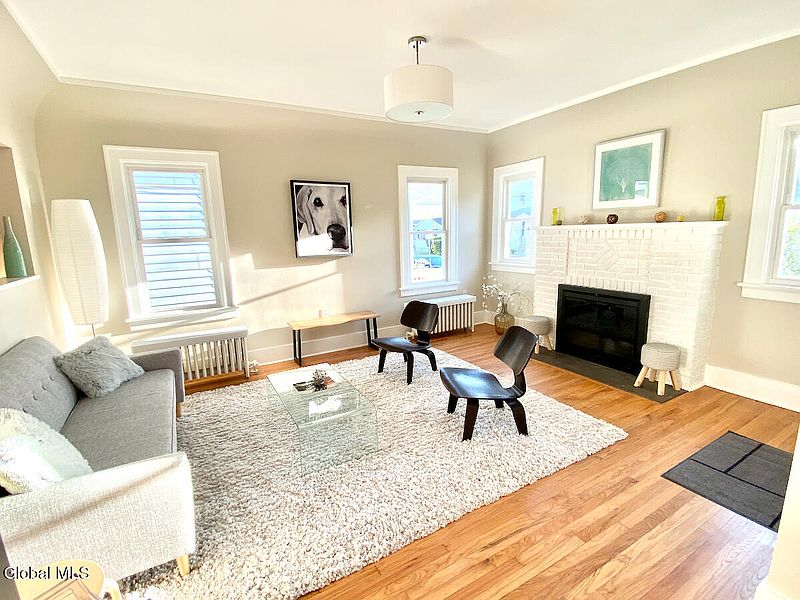 3rd image of 905 Cleveland Avenue