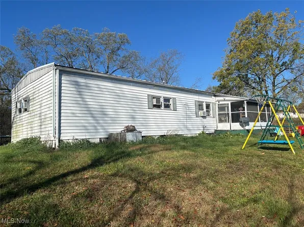 9139 Blade Rd NW, Malvern, OH 44644