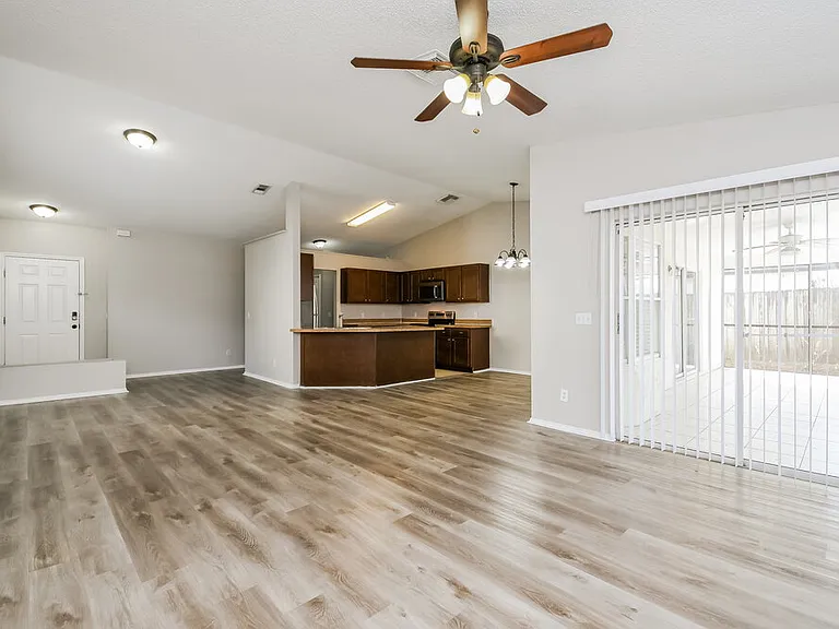 8661 Wellington Loop — Photo 5