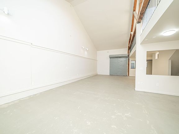 3rd image of 1617 32nd St #E