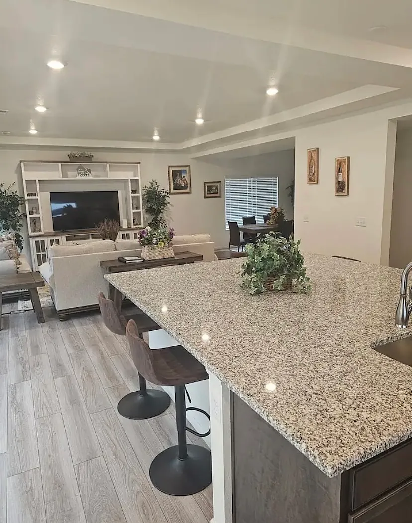 3 bed, 2380 sqft, $3,450 — Photo 3
