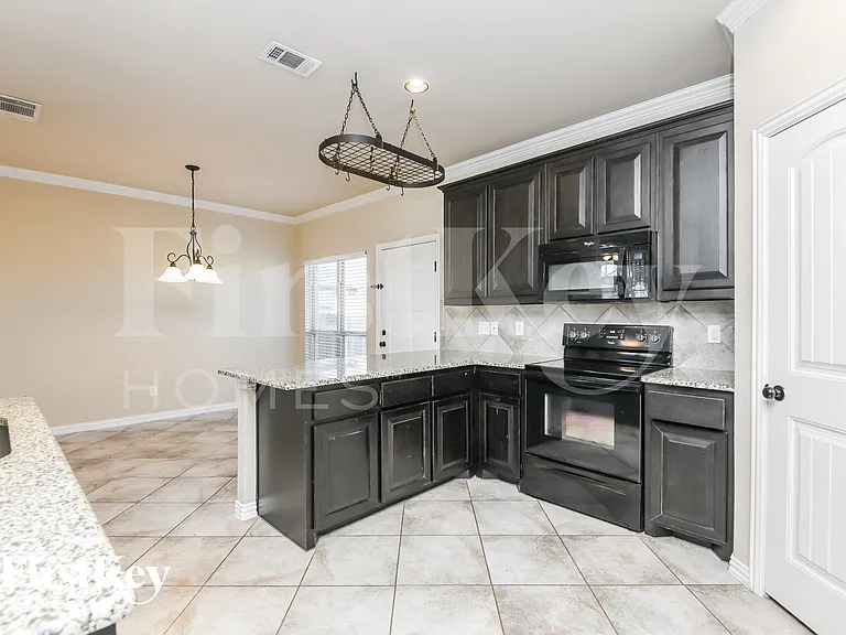 7428 Durness Dr — Photo 8