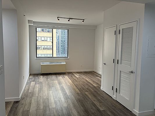 2nd image of 556 3rd Ave APT 902