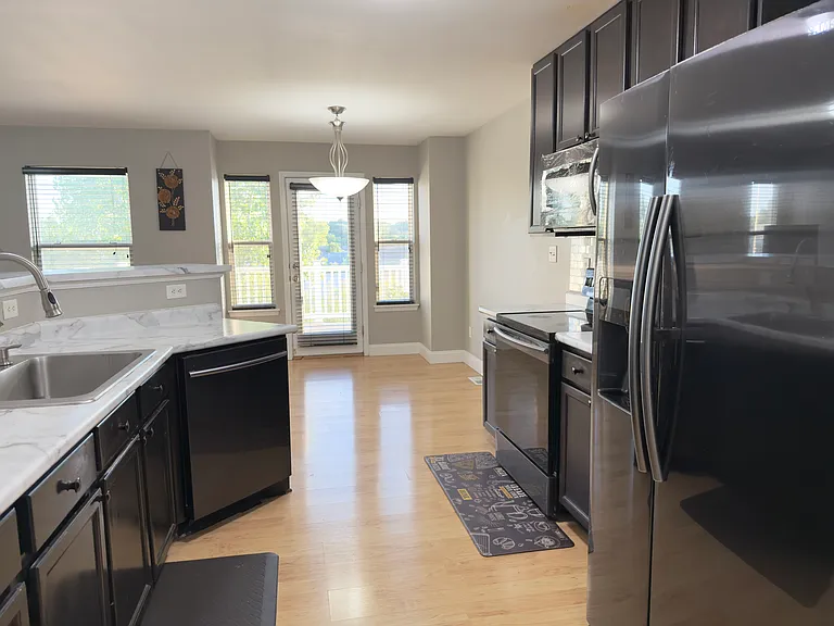 5585 Wavecrest Cir — Photo 4