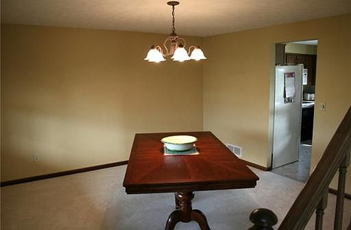 3rd image of 299 Kensington Ct