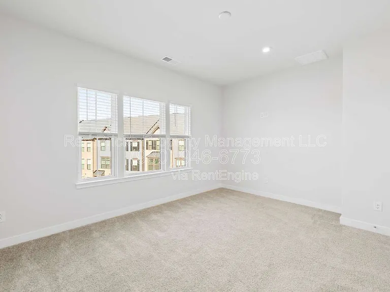 2833 Statesville Ave — Photo 17
