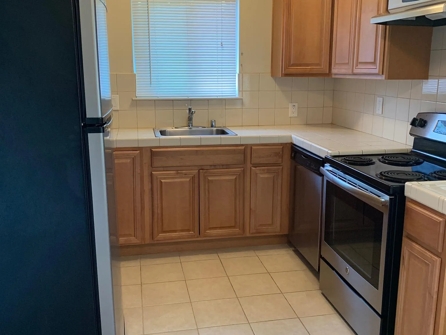 2 bed, 800 sqft, $2,800 — Photo 4