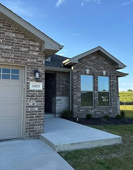 1413 E Riverton Rd — Photo 1