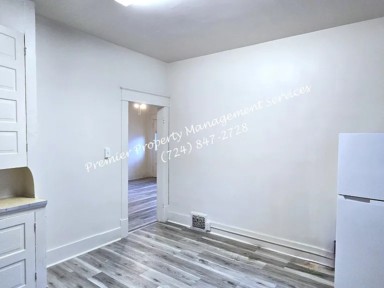 331 W North St #5 — Photo 13