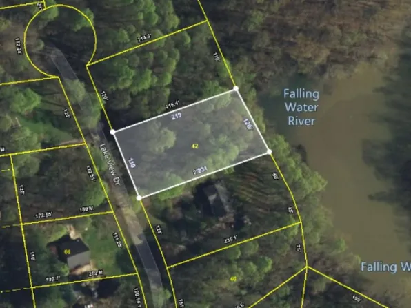 1522 Lake View Dr, Cookeville, TN 38506