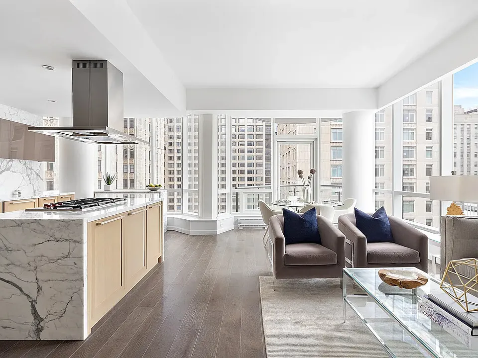 19 Park Pl #16A