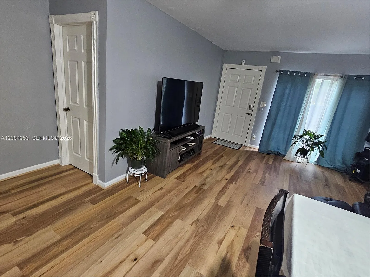 Nob Hill At Welleby Condo — Photo 4