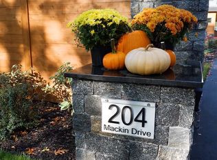 204 Mackin Dr, Griswold, CT 06351