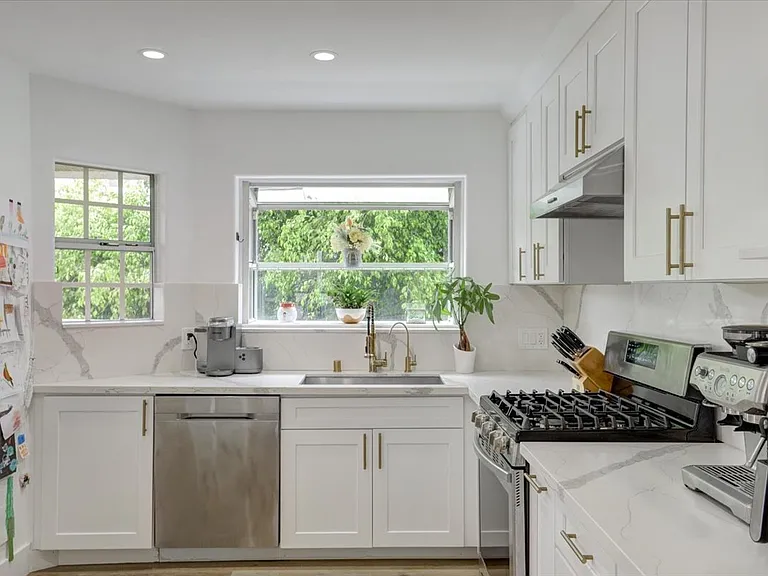 2402 Carnegie Ln #A — Photo 14