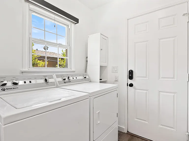 1041 Rose Ave — Photo 29