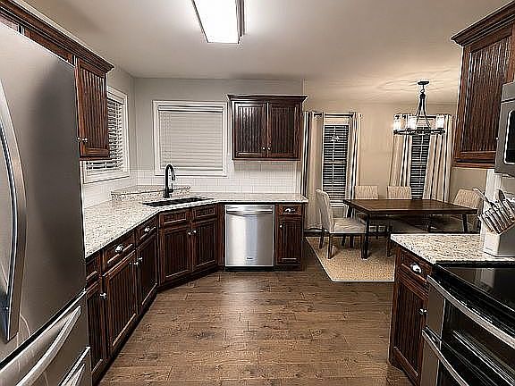 5th image of 813 Walnut St
