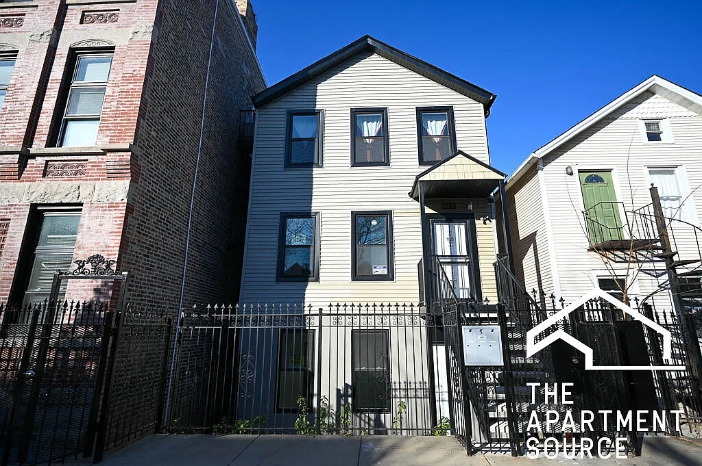1142 West 17th Place, Unit G — Photo 4