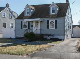 21 Yale Ave, Avenel, NJ 07001