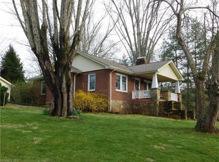 182 Bennett Rd, Candler, NC 28715