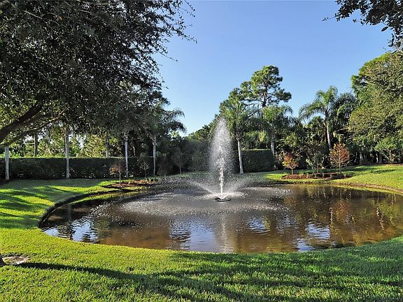 3rd image of 7404 Botanica Pkwy #102