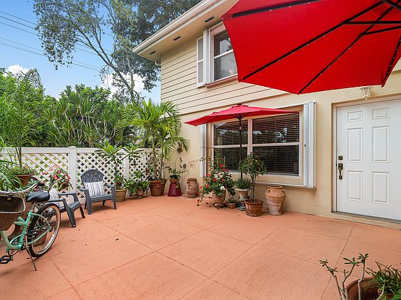 4th image of 8146 Bridgewater Court #C