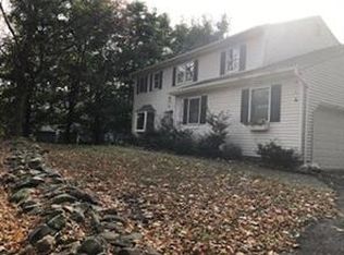 35 Roselawn Rd, Highland Mills, NY 10930