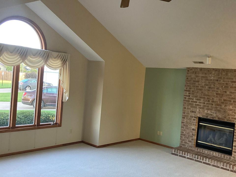 2nd image of 3511 Stillwater Pl